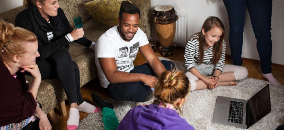 perople watching on laptop